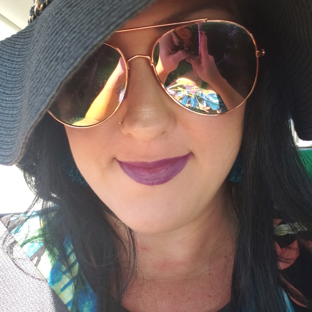 Meet your Posher, Casey